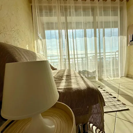 Vue Panoramique Les Pieds Dans L Eau *