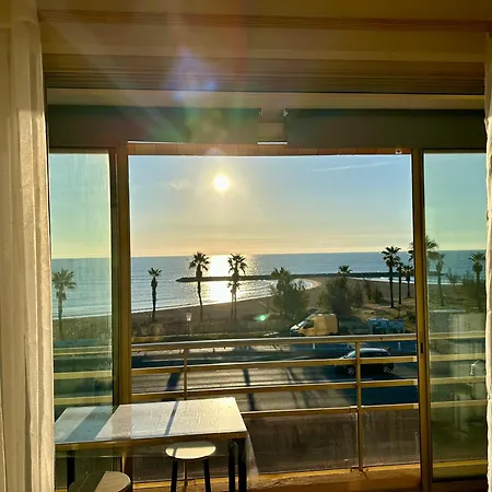 Vue Panoramique Les Pieds Dans L Eau *